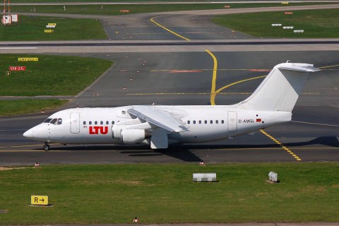 D-AMGL - BAe 146-200 - LTU International Airways - DUS - 14-04-2007b