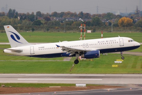 D-ANNE - A320-232 - Blue Wings - DUS - 05-10-2007