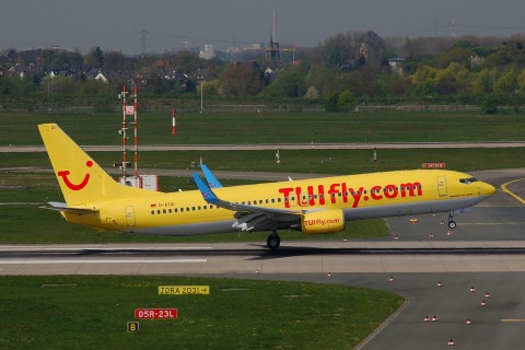 D-ATUI - 737-8K5(WL) - TUIfly - DUS - 14-04-2007a