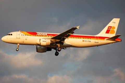 EC-FDA - A320-211 - Iberia - MAD - 08-10-2007