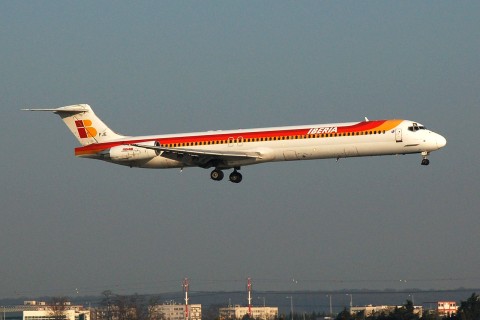 EC-FJE - MD-88 - Iberia - ORY - 09-04-2007