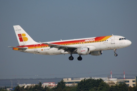 EC-FNR - A320-211 - Iberia - ORY - 09-04-2007