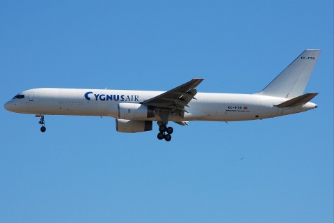 EC-FTR - 757-256 - Cygnus Air - MAD - 09-10-2007