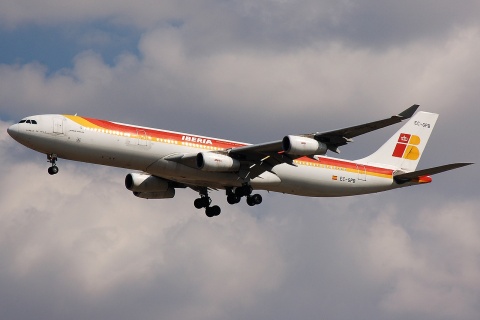 EC-GPG - A340-313 - Iberia - MAD - 08-10-2007