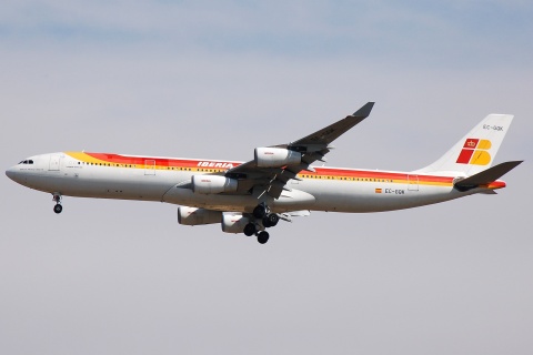 EC-GQK - A340-313 - Iberia - MAD - 07-10-2007