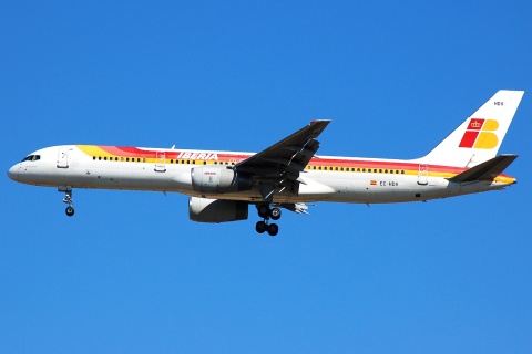 EC-HDV - 757-256 - Iberia - MAD - 09-10-2007