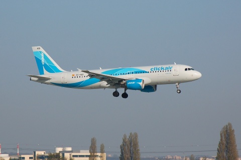 EC-HOI - A320-214 - Clickair - ORY - 09-04-2007
