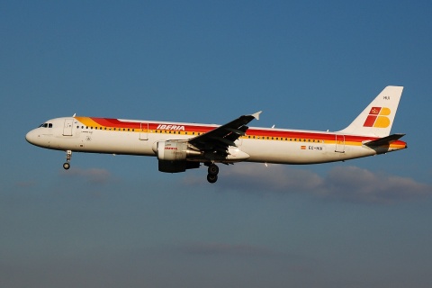 EC-HUI - A321-211 - Iberia - BRU - 20-04-2007