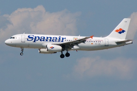 EC-IZK - A320-232 - Spanair - FRA - 21-05-2007