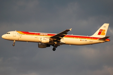 EC-JDM - A321-211 - Iberia - MAD - 08-10-2007
