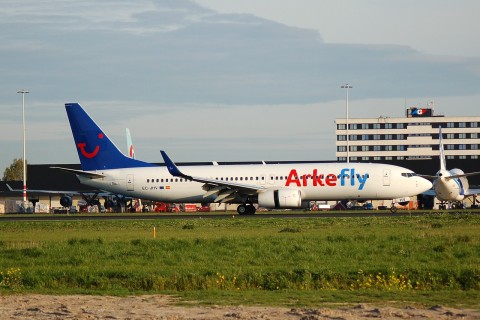 EC-JHV - 737-8FH(WL) - Arkefly - AMS - 21-04-2007