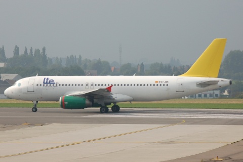 EC-JIB - A320-232 - LTE International Airways - LGG - 26-08-2007