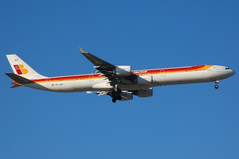 EC-JLE - A340-642 - Iberia - MAD - 09-10-2007