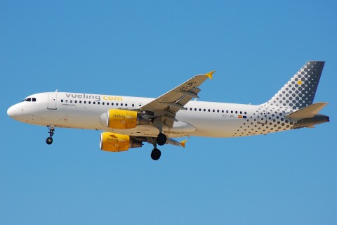 EC-JPL - A320-214 - Vueling - CDG - 05-08-2007