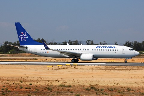 EC-JRL - 737-85F(WL) - Futura International Airways - FAO - 01-09-2007b