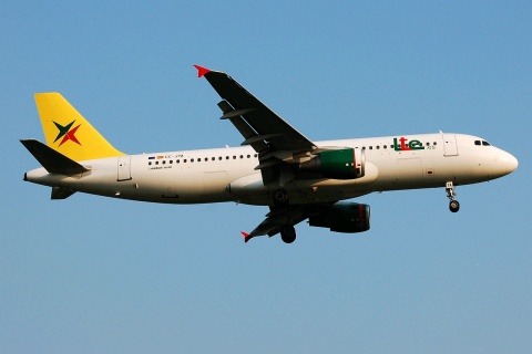 EC-JTA - A320-212 - LTE International Airways - BRU - 02-06-2007