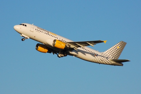 EC-JZI - A320-214 - Vueling - BRU - 14-01-2007