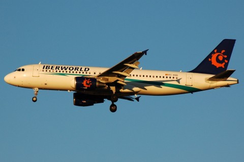 EC-KDD - A320-214 - Iberworld - MAD - 09-10-2007b