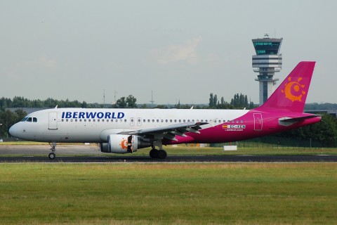 EC-KEN - A320-214 - Iberworld - BRU - 18-07-2007