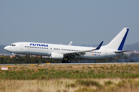 EC-KIN - 737-86N(WL) - Futura International Airways - FAO - 02-09-2007b