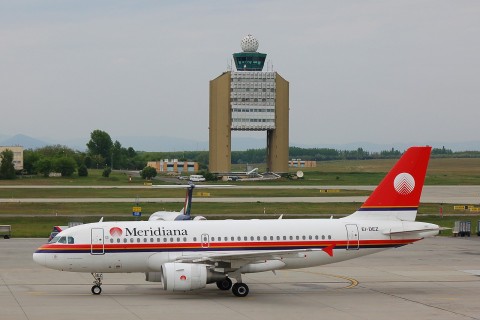 EI-DEZ - A319-112 - Meridiana - BUD - 03-05-2007