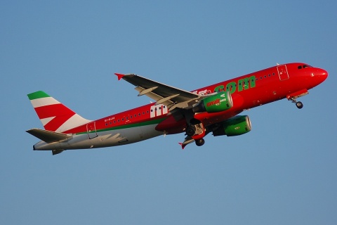 EI-DJH - A320-212 - Myair - ORY - 09-04-2007