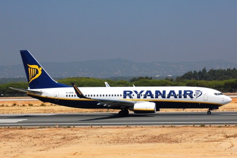 EI-DPB - 737-8AS(WL) - Ryanair - FAO - 31-08-2007b