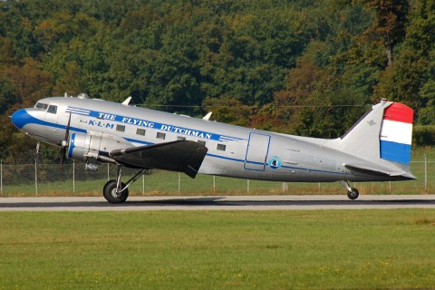 F-AZTE - C-47A Skytrain - Dakota et Compagnie - GVA - 02-10-2007