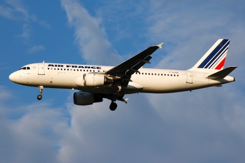 F-GJVA - A320-211 - Air France - VIE - 10-08-2007