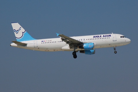 F-GJVF - A320-211 - Aigle Azur - ORY - 09-04-2007
