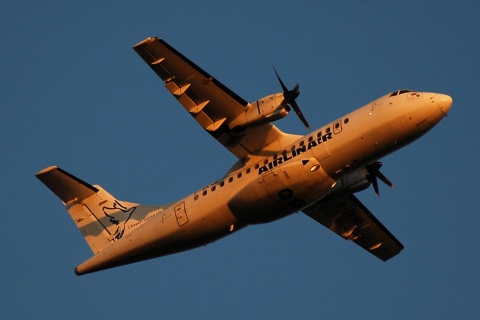 F-GKNB - ATR 42-300 - Airlinair - ORY - 09-04-2007