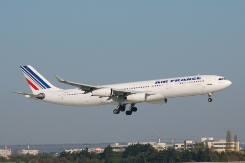 F-GLZC - A340-311 - Air France - ORY - 09-04-2007
