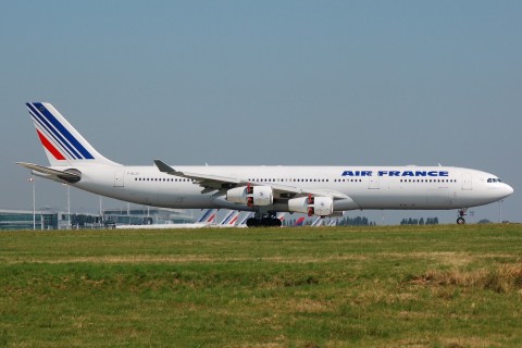 F-GLZT - A340-313 - Air France - CDG - 04-08-2007