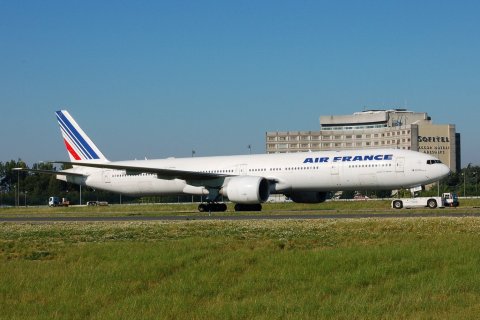 F-GSQC - 777-328(ER) - Air France - CDG - 05-08-2007