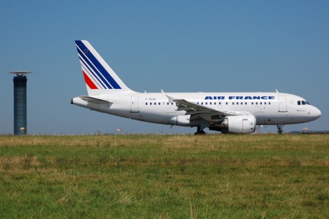 F-GUGI - A318-111 - Air France - CDG - 05-08-2007