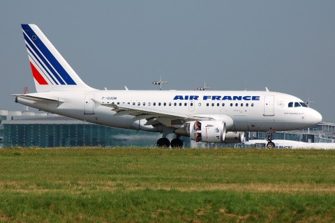 F-GUGM - A318-111 - Air France - CDG - 04-08-2007