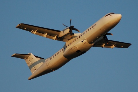 F-GVZF - ATR 72-212 - Airlinair - ORY - 09-04-2007b