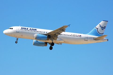 F-HBAE - A320-233 - Aigle Azur - CDG - 05-08-2007