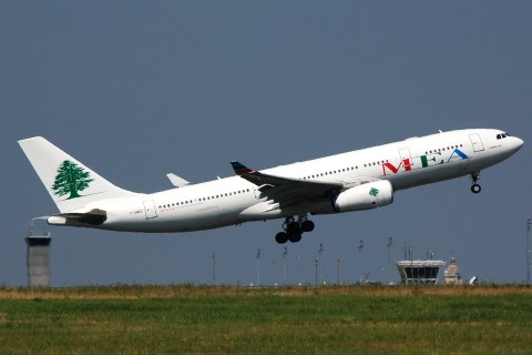 F-OMEC - A330-243 - MEA _ Middle East Airlines - CDG - 04-08-2007b