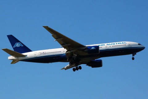 F-ORUN - 777-2Q8(ER) - Air Austral - CDG - 04-08-2007