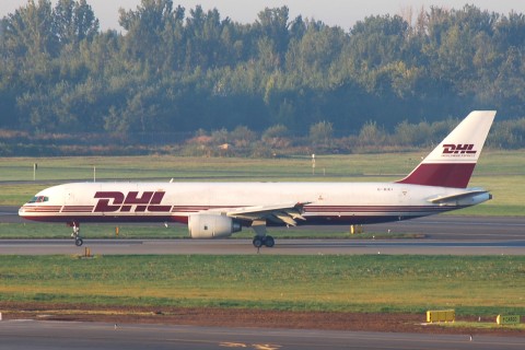 G-BIKI - 757-236 - DHL Air - WAW - 20-09-2007b