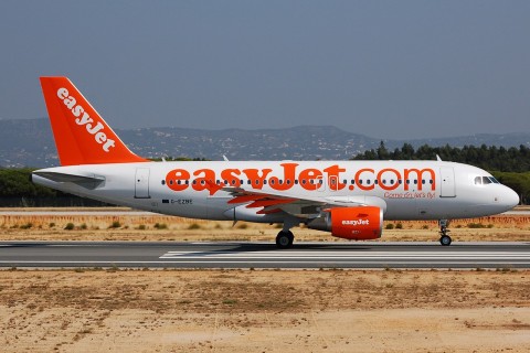 G-EZBE - A319-111 - easyJet - FAO - 01-09-2007