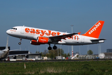G-EZBM - A319-111 - easyJet - AMS - 21-04-2007b