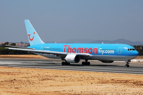 G-OBYI - 767-304(ER) - Thomsonfly - FAO - 31-08-2007b