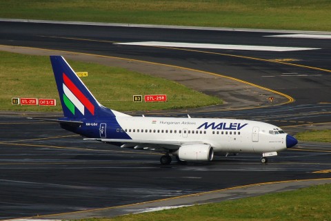 HA-LOJ - 737-6Q8 - Malev Hungarian Airlines - BRU - 16-08-2007