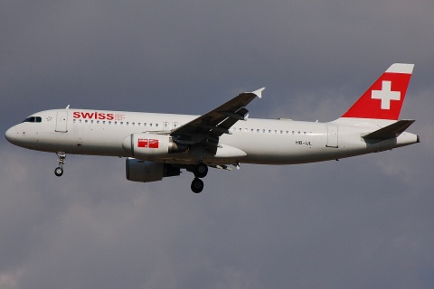 HB-IJL - A320-214 - Swiss - MAD - 08-10-2007
