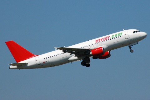 HB-IJZ - A320-211 - Myair - CDG - 05-08-2007