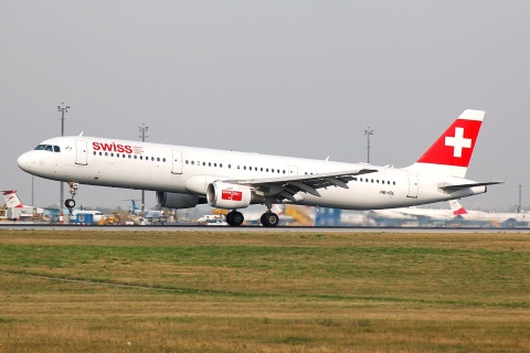 HB-IOL - A321-111 - Swiss - VIE - 09-08-2007