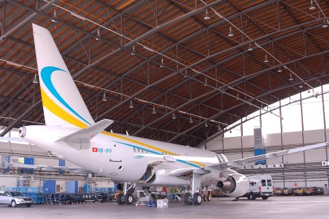 HB-IPP - A318-112 - Comlux Aviation - ZRH - 25-05-2007