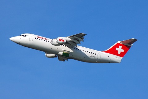 HB-IYQ - RJ100 - Swiss - BRU - 11-03-2007